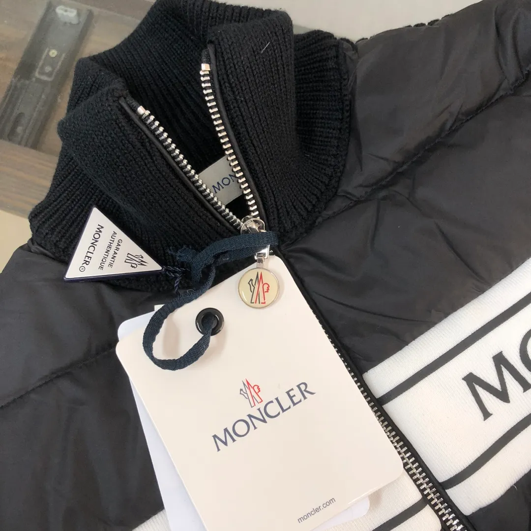 ❤️Original Quality Moncle* 。Classic ！ 。 Versatile 。 。 90 ！ Breathable Lightweight！ 。 。 🔥🔥 ：Black Sizes： M L XL 2XL